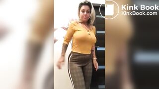 Ayanatheone - Makeup, pee and poo