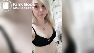 Bella_kackt_beim_Fotze_reiben 1