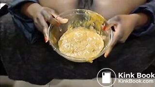 Ebony milf shitting diarrhea in a glasses bowl