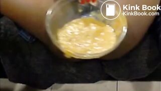 Ebony milf shitting diarrhea in a glasses bowl