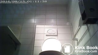 gravid trycker på bajset