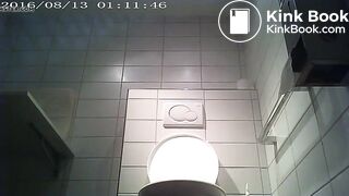 gravid trycker på bajset