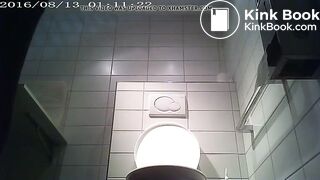 gravid trycker på bajset