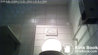 gravid trycker på bajset
