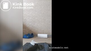 Pretty young redhead poops