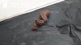 Ebony mistress poops