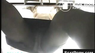 StunningAsianWomenShittingOnWebcamForUsAndTurningUsOn