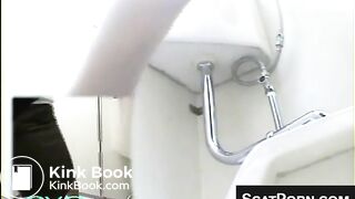 StunningAsianWomenShittingOnWebcamForUsAndTurningUsOn