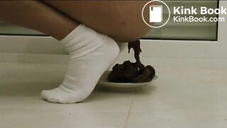 Nathalie's mega poop on a plate