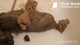 Tegan's anus expands to release a beautiful thick log