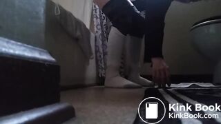 Foxyj  shitting on mom's floor