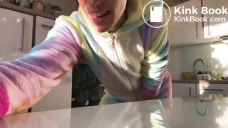 VeganLinda pee and poop show in the kitchen