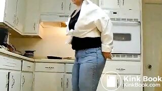 bbw loud jeans fart and poop