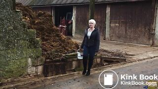 City Girl Emily Manure Spa