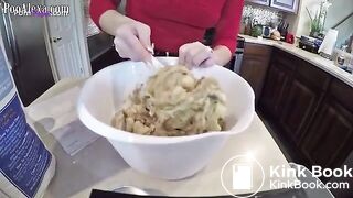 baking banana muffins