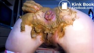 Girl fisting her asshole full of shit