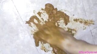 CLEAN MY DIRTY FEET! (Spanish audio)