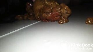 Chink Slave Jua leckt an Ihrer Scheiße