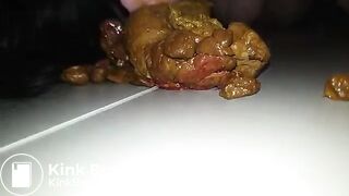 Chink Slave Jua leckt an Ihrer Scheiße