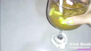 SHIT AND SWEETS IN THE CUP! (Spanish audio)