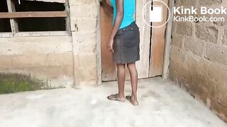 Ebony-poops-in-an-abandoned-building