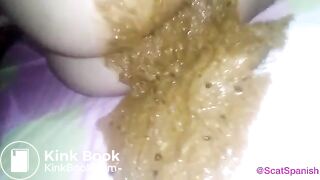 SHITTING ON THE BED! (Spanish audio)