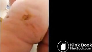Big butt girl fingering her asshole with shit and eating it