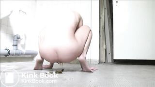 Blonde hairy skinny gilr piss shit and masturbate