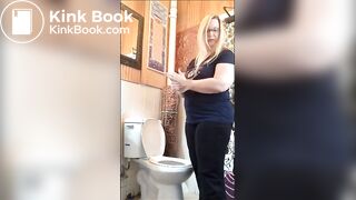C4S - Potty Spy Upclose piss and dump