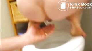 Fingering asshole making her shitting