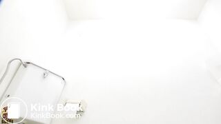 Shit so big she couldnt hold it anymore!