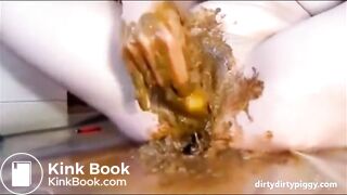 Girl masturbating with shit toy and fisting