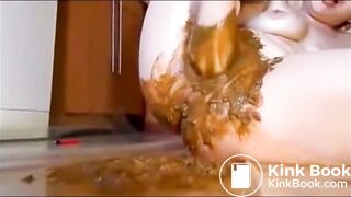 Girl masturbating with shit toy and fisting