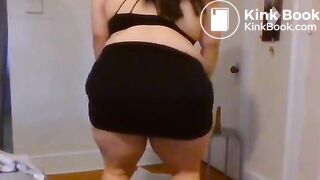 Sexy fat girl shits