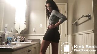 Perfect Green skirt bare feet