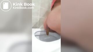 Turkish girl pissing and shitting