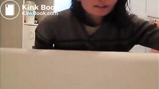 Hot butt brunette shitting in the bathtub