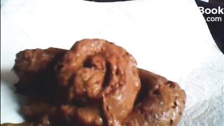 Big butt mature bbw shitting on a plate