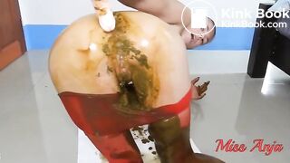 Diarrhea in tights