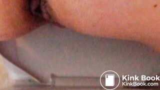 Love when boys watch me pooping <3
