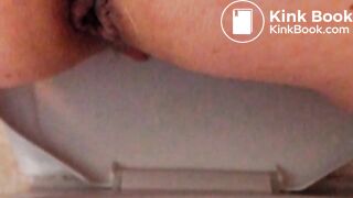 Love when boys watch me pooping <3