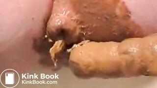 dildoed_ass_shitting-433
