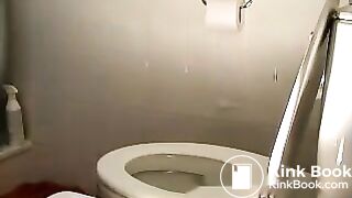 au wc le matin