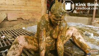 Wicked-Betty-in-the-manure-channel-trailer