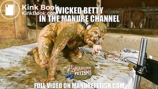 Wicked-Betty-in-the-manure-channel-trailer