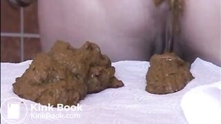 Babe shitting a big load of diarrhea on the table