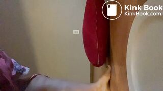 Spanish slut shitting on a plate