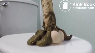 Shitting while anal fucking dildo