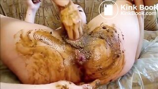 Lesbians_fisting_with_shit