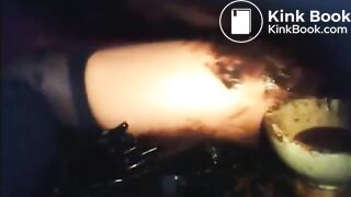 Babe shitting diarrhea and fingering asshole